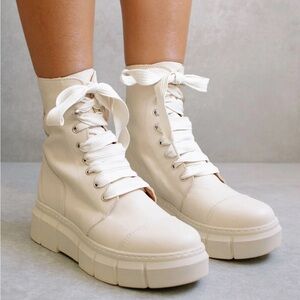 Alohas Can Can Boot in Beige